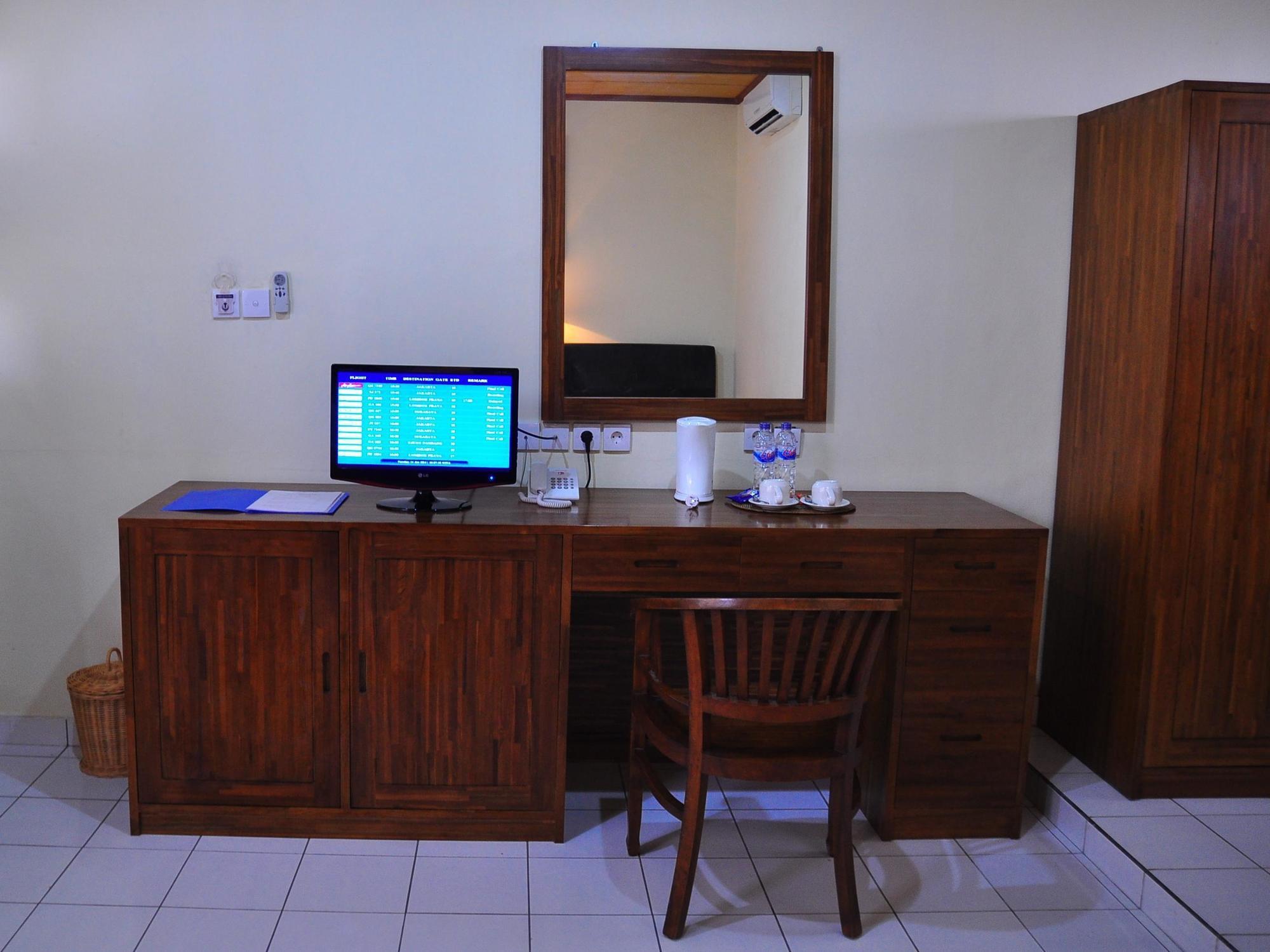 Si Doi Hotel Legian Кута Екстер'єр фото