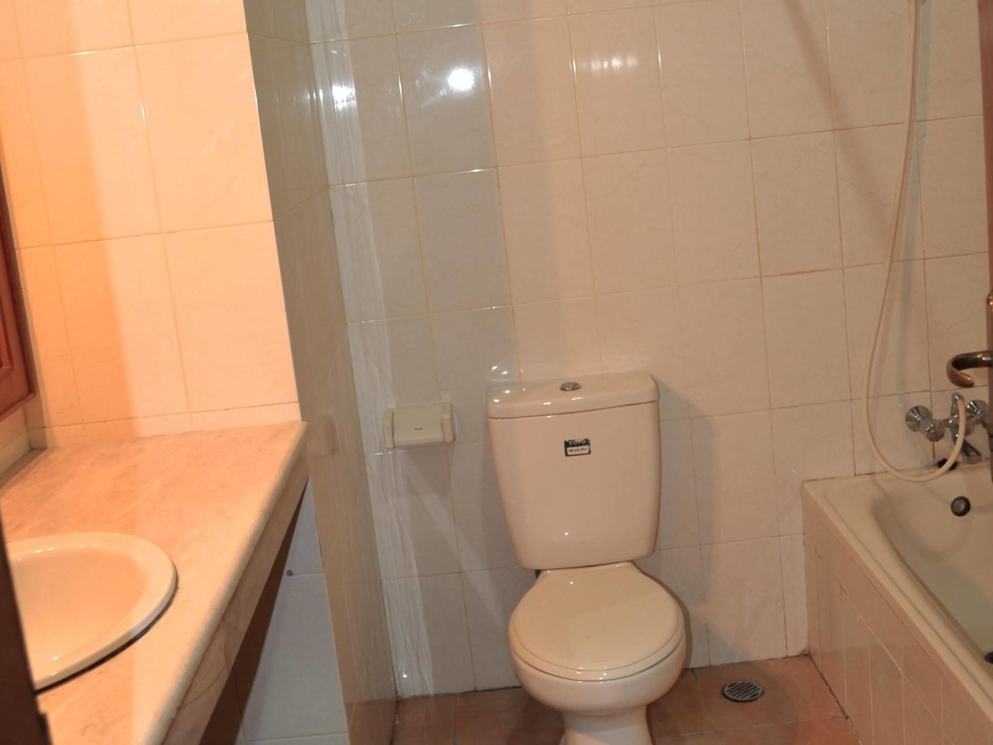 Si Doi Hotel Legian Кута Екстер'єр фото
